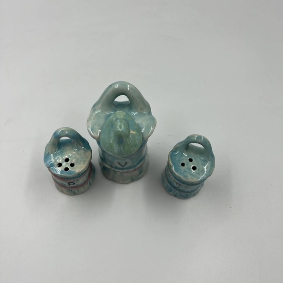Vintage Barrels Salt Pepper & Vinegar Shaker Set Dispensers 4 Pieces Japan Made - Picture 7 of 9
